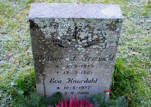 Eva Knardahl gravminne Oslo.jpg