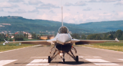 F16 på Kjellers rullebane.