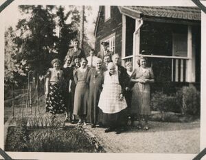 Familie på Knausen 1930-tallet.jpg