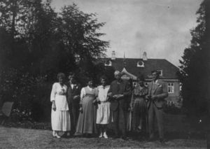 Familien Kielland på Ledaal ca. 1918.jpg