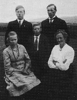 37. Familien Rise Bjarne, Ola, Olav Ivar, Ragnfrid og Marit.jpg