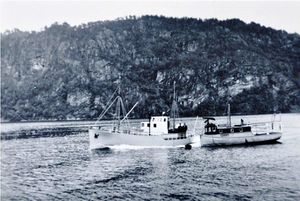 Fangstmann til venstre AMUn-2027 0022.jpg