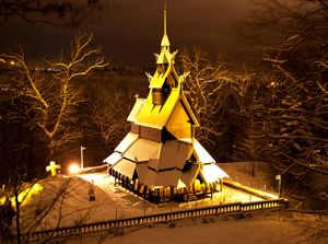 Fantoft-stavkirke-Bergen.jpg
