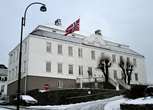 Farsund kommune rådhuset Husan 2015.jpg