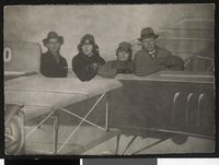 76. Fartein Valen med venner i Paris, vinteren 1927-1928 - no-nb digifoto 20151125 00127 blds 03030.jpg