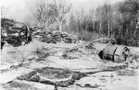 Feltkjøkkenrestene på Engenes fort. Foto: Harstad Tidende 1982