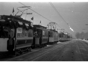 Femtiårs jubileum og vognkortesje over nye Elgeseter bru 1951.png
