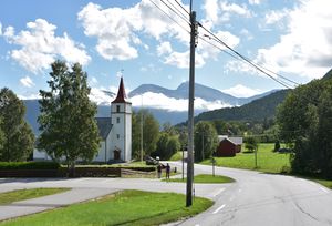 Fiksdal kirke ved FV661.jpg