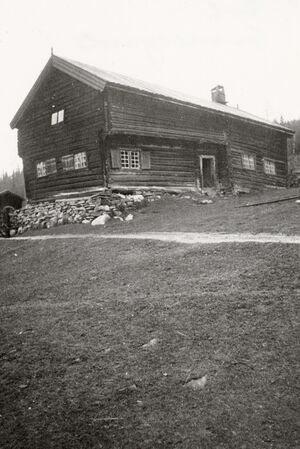 Finnesgård, Buskerud - Riksantikvaren-T057 01 0034.jpg