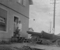 Familien Hansens første butikk, ved Bruhjørnet