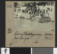 213. Fjøs og Staldbygning. Rjukan Seet fra Syd - no-nb digifoto 20160413 00115 bldsa EYDE 5 07A 064.jpg