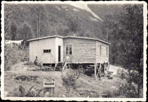 Fjelltun, Hamarøy - 1945 (ca).png