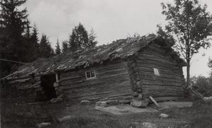 Fløgen Nordre, Hedmark - Riksantikvaren-T110 01 0065.jpg