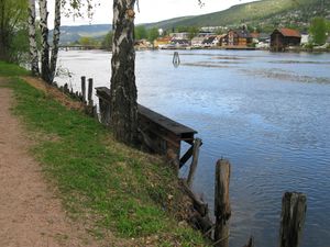 Fløtningsanlegg i drammenselva ved gulskogen.JPG