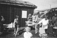 Under Sommerstevnet for psykisk utviklingshemmede sommeren 1987 var det Kvæfjord Historielag som sto for serveringa av flatbrød og smør på Vollen.