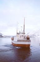 Flemsvik ser ut for å setja nasa mot vest og me får eit glimt av atterenden.