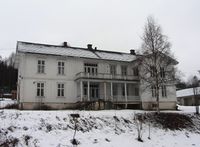 Flesviklia 1: tidlige kommunehus/forsamlingshus fra år 1900. Foto: Stig Rune Pedersen