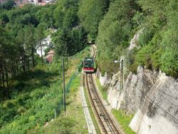 Fløibanen i Bergen er en av fire kabelbaner i Norge som er i drift. Foto: Kristian Hunskaar (2008).
