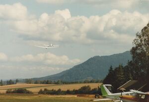 Fly tar av fra Hokksund flyplass (oeb-228661).jpg