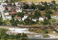 Detaljbilde fra Vestfossen i 1970. Vi ser jernbanesporet til cellulosefabrikken.