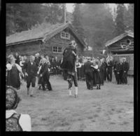 Folkedans. Foto: Jac Brun/Nasjonalbiblioteket, 1959.