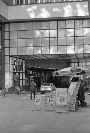 Folketeaterpassasjen 1970-1975 AAB-101066.jpg