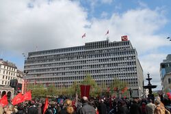 Folkets hus i Oslo, oppført 1958–1962, senere påbygg 1985. Foto: Chris Nyborg (2015).