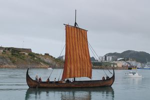 Forbundet KYSTENs landsstevne 2016 - defilering Lofotr 01.JPG