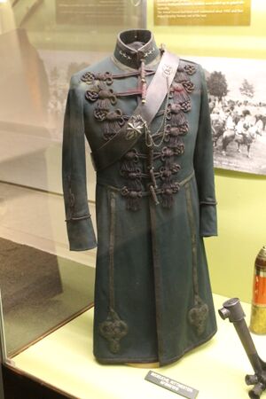 Forsvarsmuseet rittmesteruniform M1869-1910.JPG