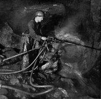 12. Fosdalen gruver. Malm i Verran.jpg