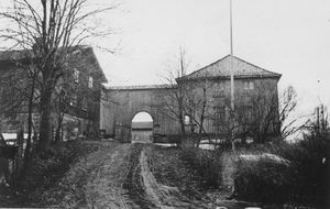 Fossesholm - hovedporten (sf0843).jpg