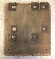 Sokkel hvor stol ble plassert