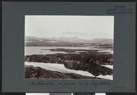 71. Fra Holmvandene ved grænsen øst for Hatfjelddalen - no-nb digifoto 20160317 00166 bldsa NGU0405.jpg
