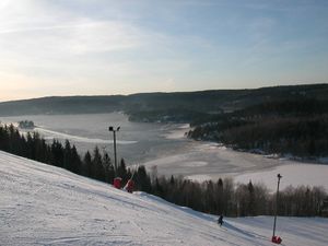 Fra Ingierkollen Kjerringnebba Svartskog bak.JPG