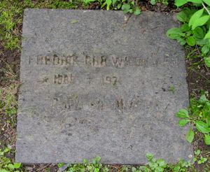 Fredrik Christian Wildhagen gravminne.jpg
