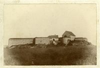 Kongsten fort på et gammelt bilde, før trær ble plantet på murkronen. Foto: Stangebyesamlingen / Fredrikstad museum