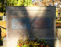 De russiske offiserenes gravminne