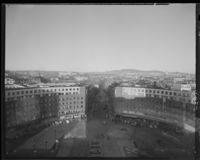 Plassen sett fra Rådhuset. Foto: Mittet (1951-1952).