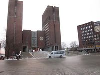Fridtjof Nansens plass ved Oslo rådhus ble navngitt i 1934. Foto: Stig Rune Pedersen