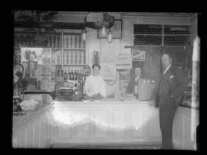 Nr. 6: Fra butikken til «Frk. Syversen» . Bildet er tatt tidlig på 1900-tallet. Foto: Narve Skarpmoen