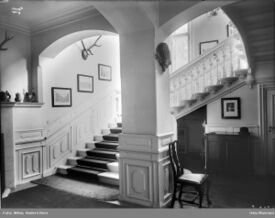 Trappen fra hallen til representasjonslokalene. Foto: Anders Beer Wilse/Oslo Museum (ant. 1931).