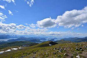 Frostadtinden Høgesetra mot Giske 1 OEH.JPG