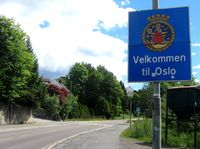 Motiv fra Griniveien i Oslo nær grensa mot Bærum, ved Lysakerelva. Foto: Stig Rune Pedersen (2014).