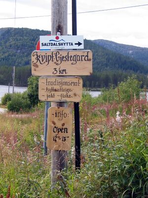 Fyresdal, Øvre Birtedalen Kvipt gjestegard, vegviser IMG 1373.jpg