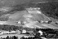 Moland prestegard. Drengestoga midt på biletet.Før 1917. (Foto: Olav S. Nylid)