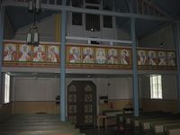 Galleribrystning og inngangsdør måla av Kildal 1957. (Foto: Olav Momrak-Haugan, 2011)