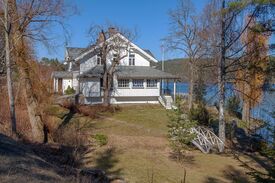 Villa Sandvigen er fortatt i drift som restaurant og selskapslokaler. Foto: Leif-Harald Ruud (2019)