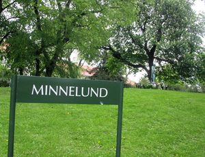 Gamle Aker kirkegård minnelund.jpg