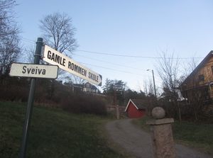 Gamle Rommen skole Oslo oppkjørsel 2011.jpg