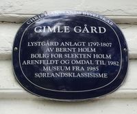Gimle gård, blå plakett. Foto: Marius Rud (2019)